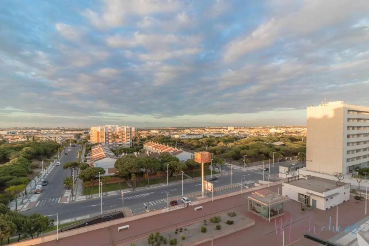 Apartamento Tres dormitorios vistas al mar junto a la playa Punta Umbría España